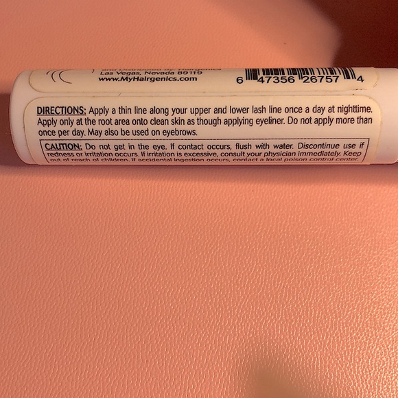 Lavish Lash eyelash and brow serum - Picture 3 of 3